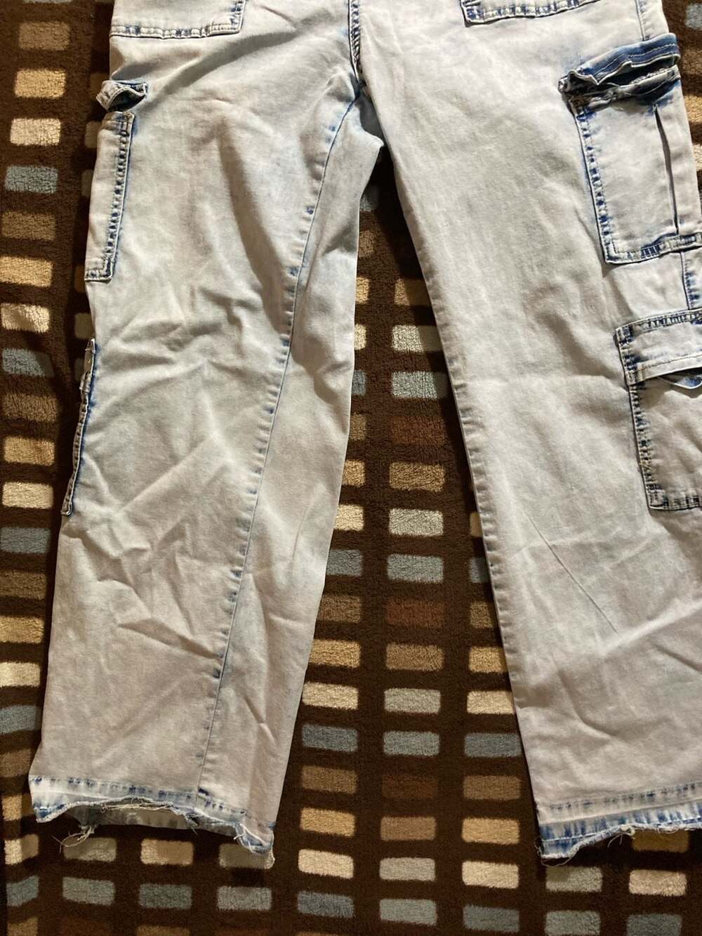 V.I.P. Jeans High Waisted Acid Wash Multi-Pocket Cargo Wide Leg Jeans - Picture 4 of 13
